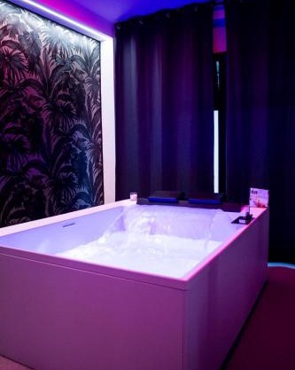 Crystal Luxury Apartment