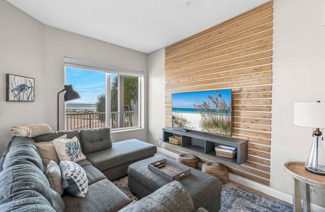Crystal View 203 3 bedroom/ 3 bath unit Beach service great view SO MUCH SPACE