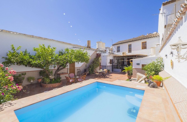 Cubo's Noches de Luna FAMILY Casabermeja House/10 pax/private pool/air conditioning/free wifi