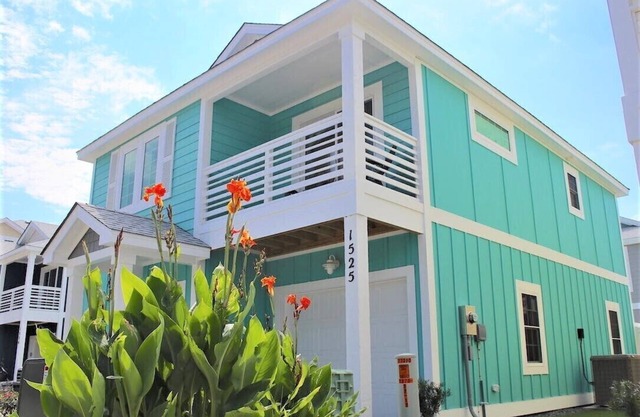 Currituck Cottage 3 Bedroom Home at Devonshire Place, Bermuda Bay Amenities!