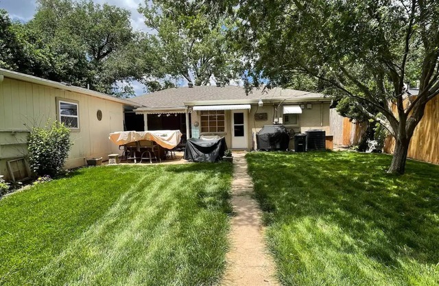 Cute 3 bedroom 2 bath home centrally located