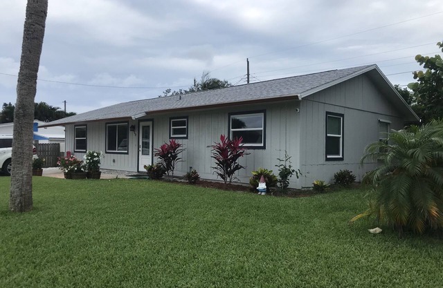 Cute and clean and right next to the Ocean!