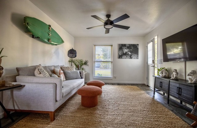 Cute apartment close to Frank Brown park, pier park, and 5 blocks from the beach