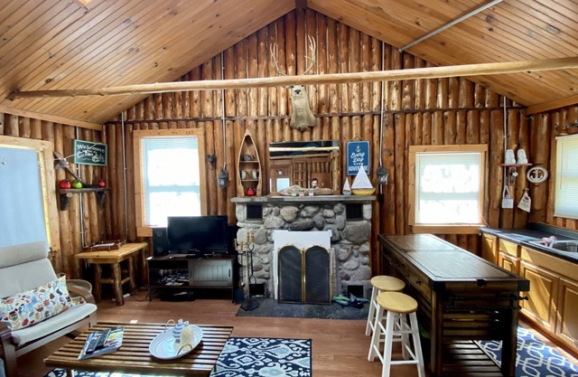 Cute Charlevoix Cabin