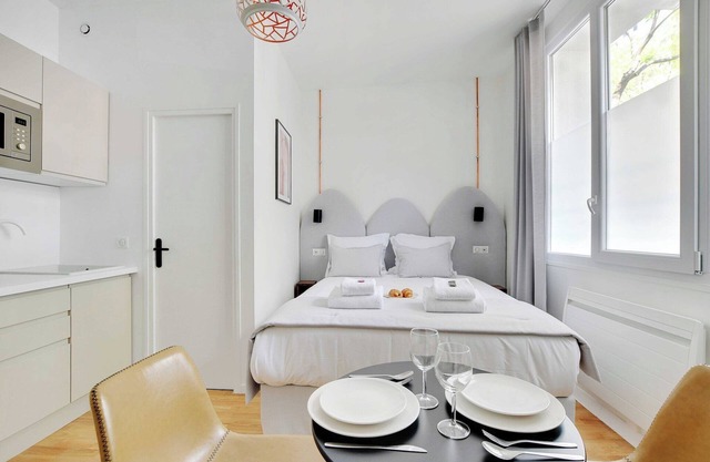 Cute Studio in Eclectic 18th District - 1