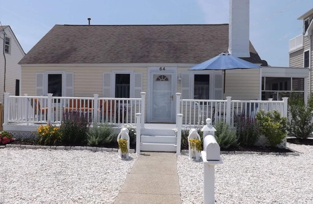 Cute three bedroom cottage located just one and a half blocks from the beach