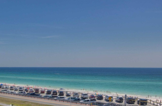 CV 403 Pet Friendly Gulf view 3 Bed/3Bath Plus Beach Service in Season