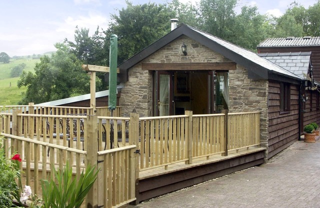 CWM DERW COTTAGE, character holiday cottage in Llanafan Fawr