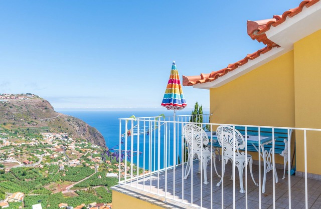 Cyane´s Nest, A Falcon view over Arco Da Calheta