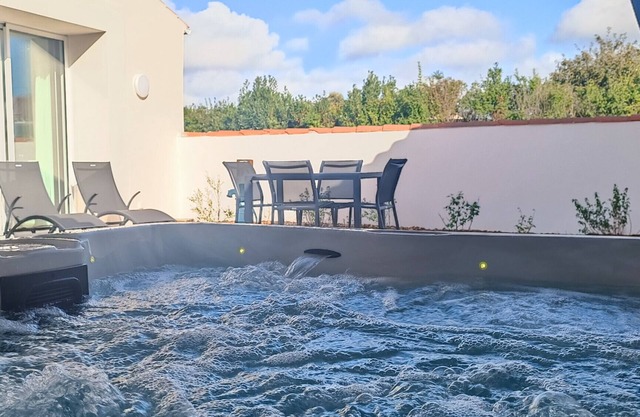 Cygne- Maison proche de tout - Jacuzzi privatif