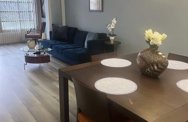 Cypress Condo Updated 1/1.5 Park and Sunset views-Safe-Secure-Close to beach