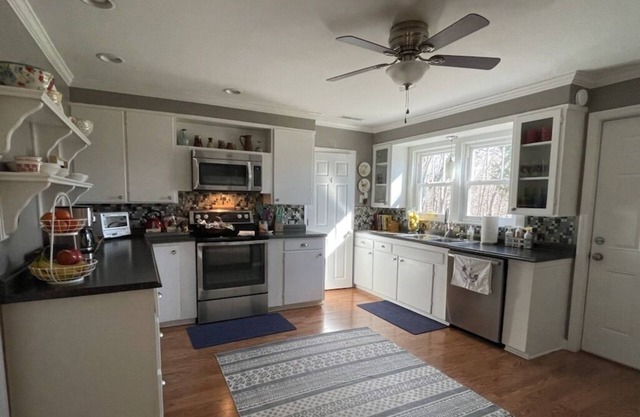 Cypress Cottage Farm Stay w/pony rides, hiking, s'mores; Near downtown/UNA