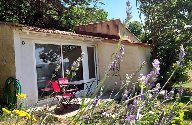 Dépendance D'une Bastide Provençale