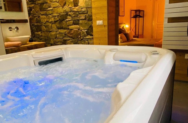 Détente Absolue Jacuzzi et Sauna Privatif