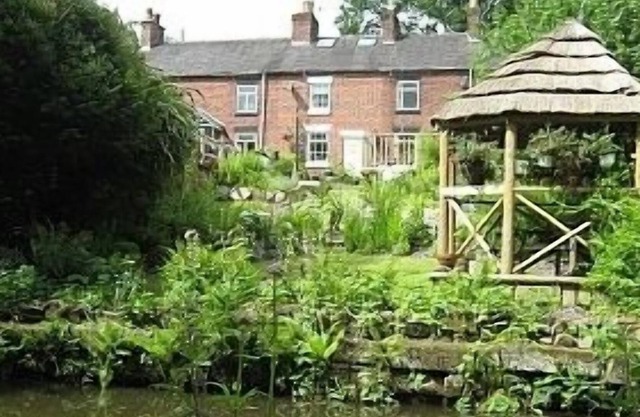 Daisy Cottage In The Beautiful Churnet Valley close to Alton Towers