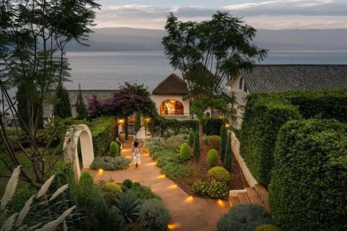 Dali Heartland Castle VILLA Cliffside Sea View Estate