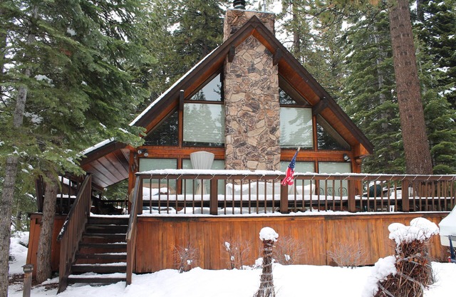 Dancing Bear Den - Lake View, Knotty Pine, Pets Welcome