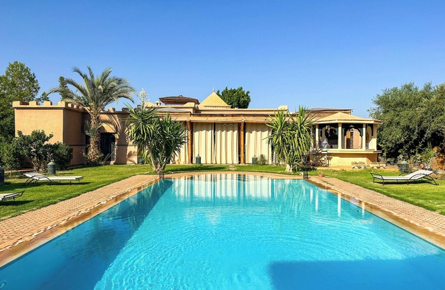 DAR SMAWAR top heated swimming pool 15mn city center