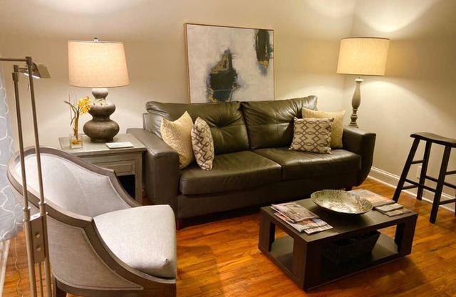 Darling Cottage in University Park