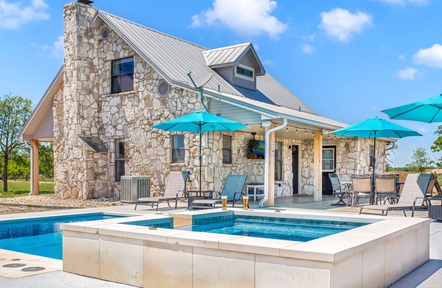 Das Steinhaus | 3/2 Country Home | Near Wineries | Pool/Hot Tub