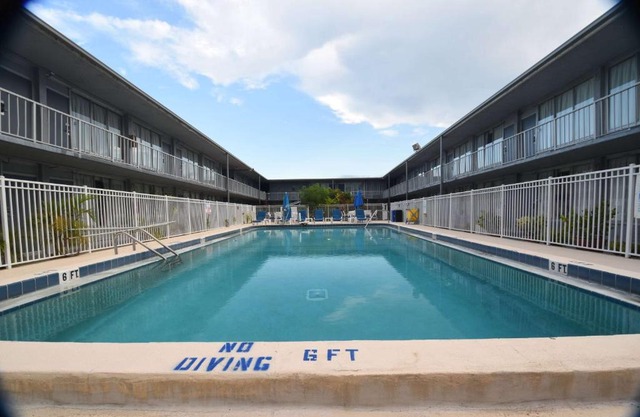 Days Inn by Wyndham Stuart