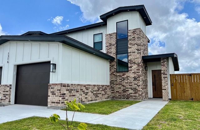 Daytona Beach B - Sleek & Stylish 3BD/2.5BA - WiFi