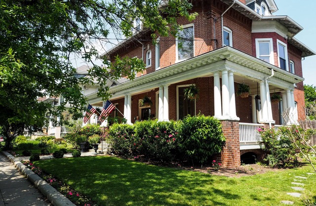 DC Gem 11 Bedrooms/10.5 Baths! Short Stays Available Too!