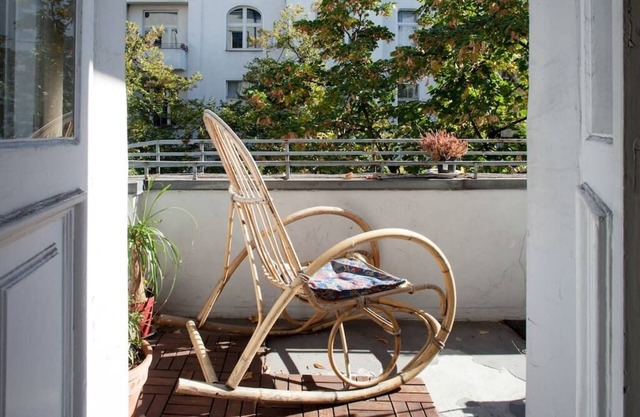 Beautiful studio old style apartment