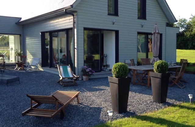 Deauville 7 kmB&B minimum 2 nights.4 Ch.Hote.2Baths.8pers280€/night / breakfast.incl.