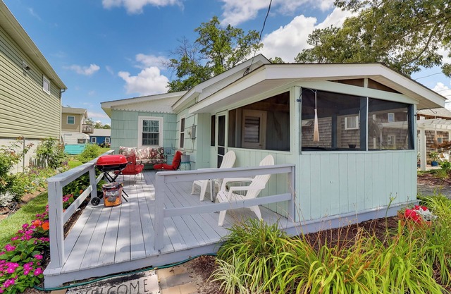 Deck & Indian River Bay Views: Coastal Cottage