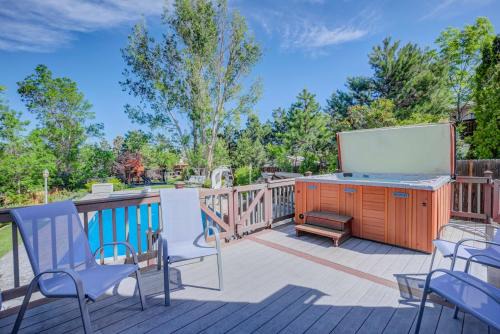 Deep Blue Spacious Escape w Hot Tub & Playground