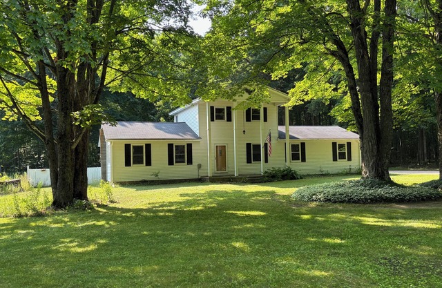 Deer Run Retreat, 2 miles from ORV/Snowmobile Trail 422