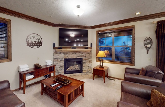 Delightful 6BR Townhome with Private Hot Tub by RedAwning