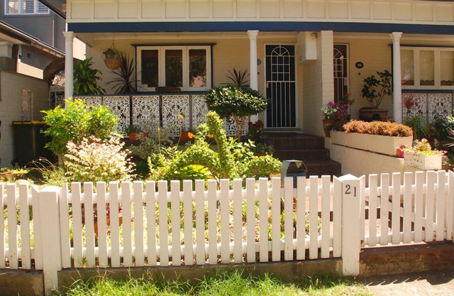 Delightful Bronte Beach Semi - 5 min walk to beach