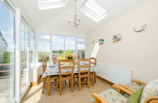 Delightful cottage only a mile from the sea