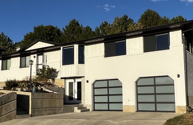 Delightful home with AMAZING space and views