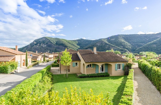 Delightful villa for 4 people at Domaine Les Rives de l'Ardèche