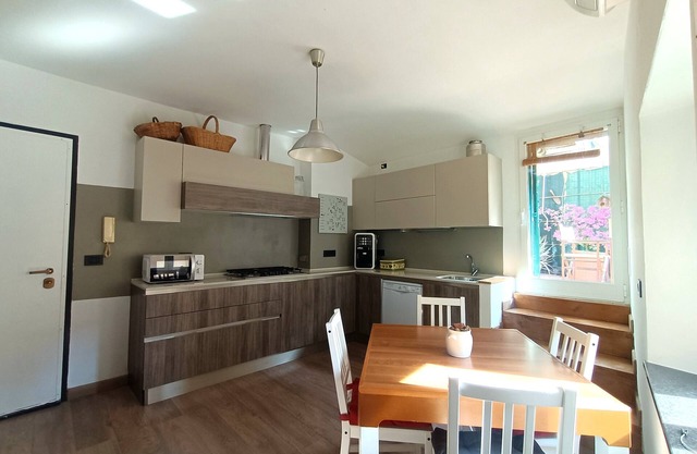 Delle Erbe – The Nightlife