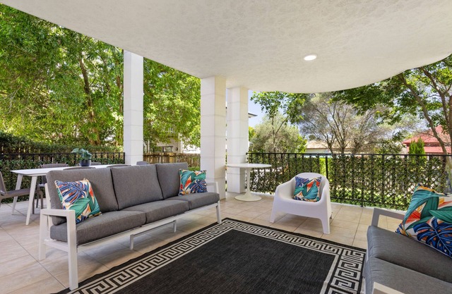 Deluxe 2-Bed Unit with Parking and Outdoor Area
