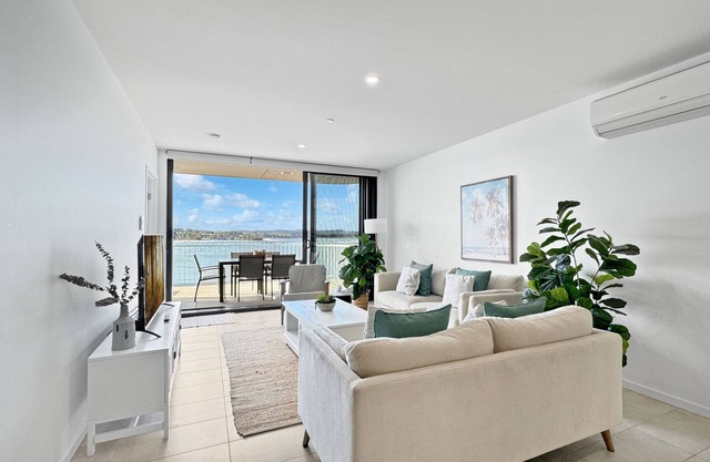 Deluxe 3-Bed Unit with Views
