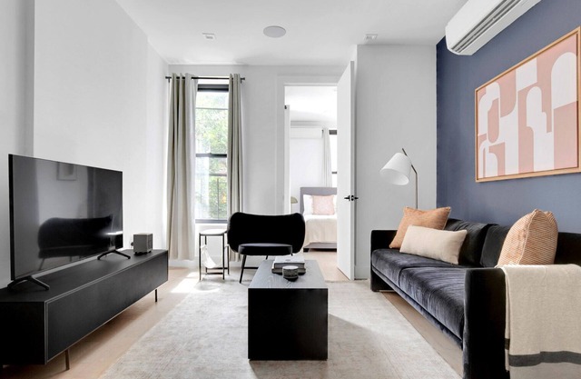 Deluxe Cobble Hill 2BR w/W/D, near TJ, by Blueground