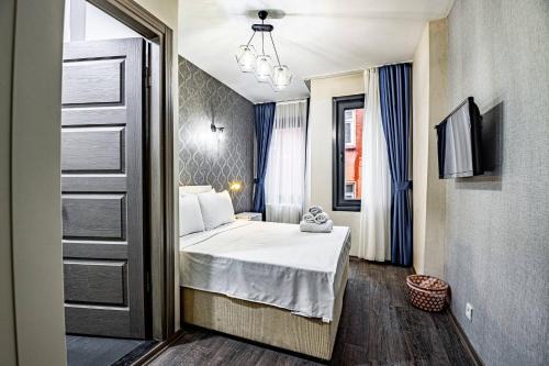 Deluxe Double Room 4