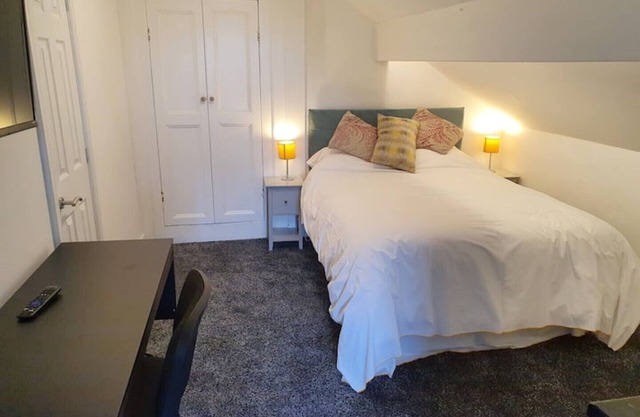 Deluxe Double Room With Ensuite7