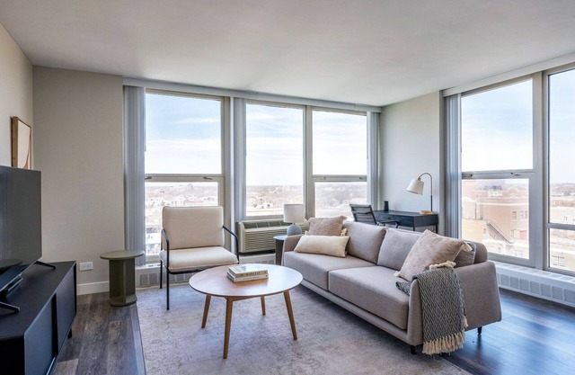 Deluxe Edgewater 1BR w/Gym, Deck & Lounge, nr L, by Blueground