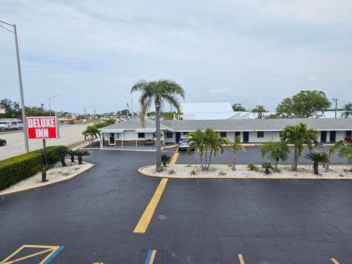Deluxe Inn - Sarasota