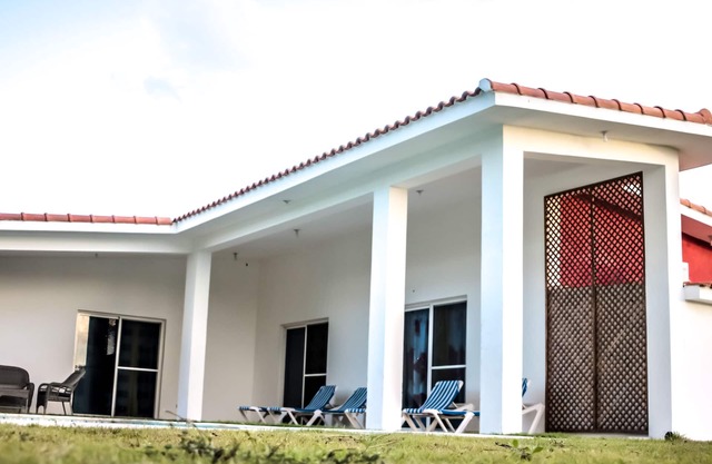 Deluxe King Room In Villa With Pool Near Beaches