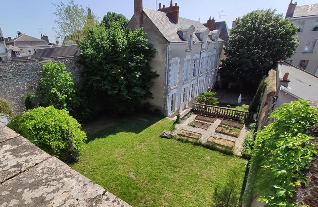 DEMEURE DES CORDELIERS avec parking privé