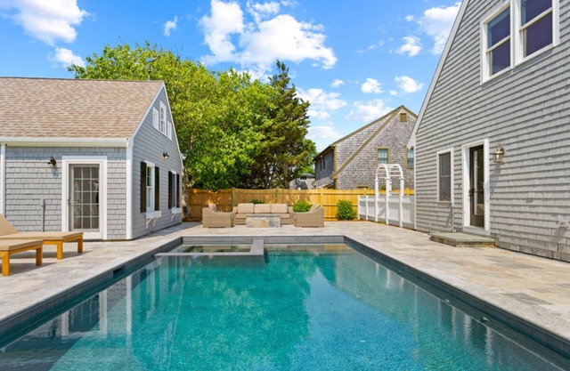Dennis Dreams: 037-D Heated Pool, Walk to Mayflower Beach, Sleeps 10 w/Guest House in Dennis