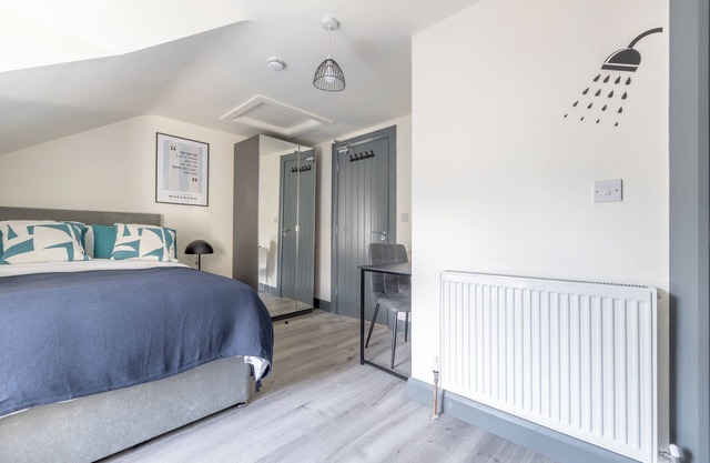 Derry City, Northern Ireland - City Rooms (Room 6)