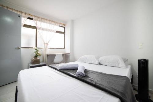 Descansa y Explora Habitación Privada en Medellín C